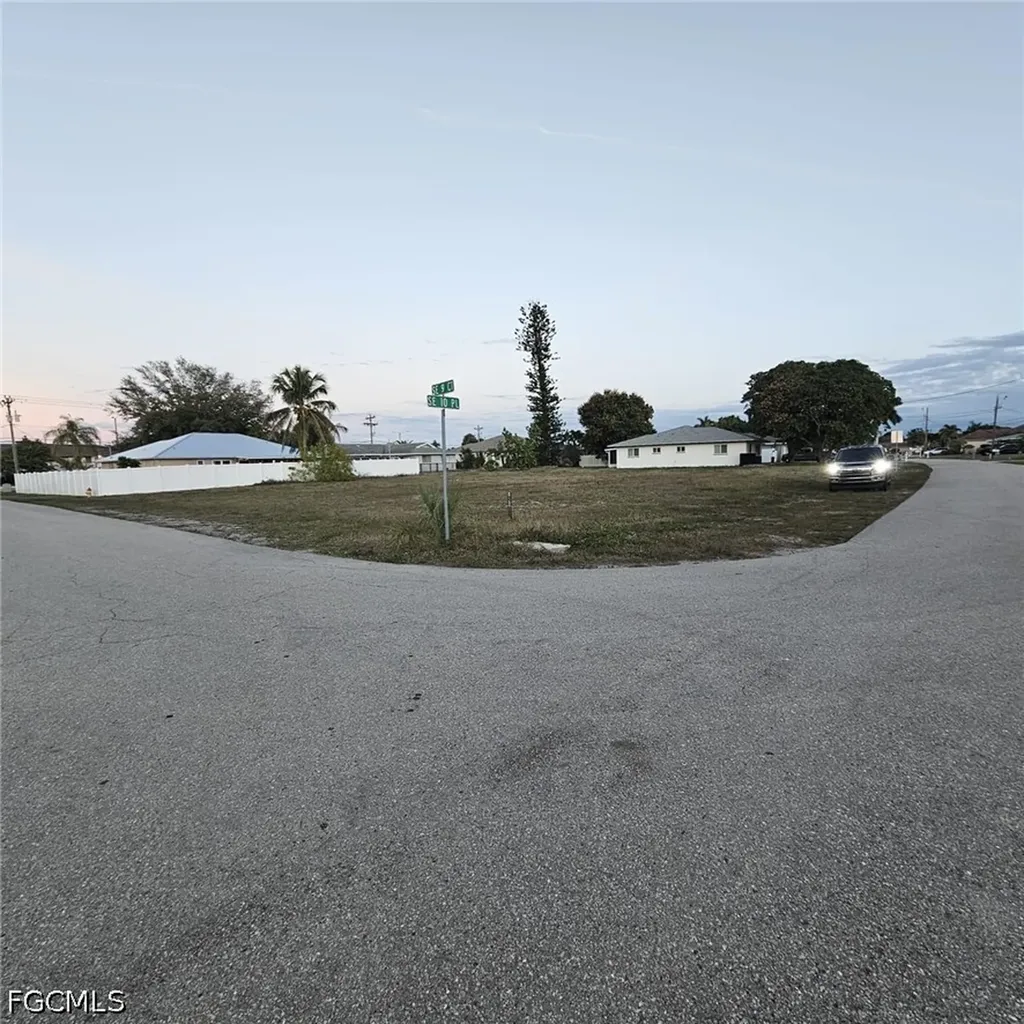 Cape Coral FL, 3807 SE 10th Place