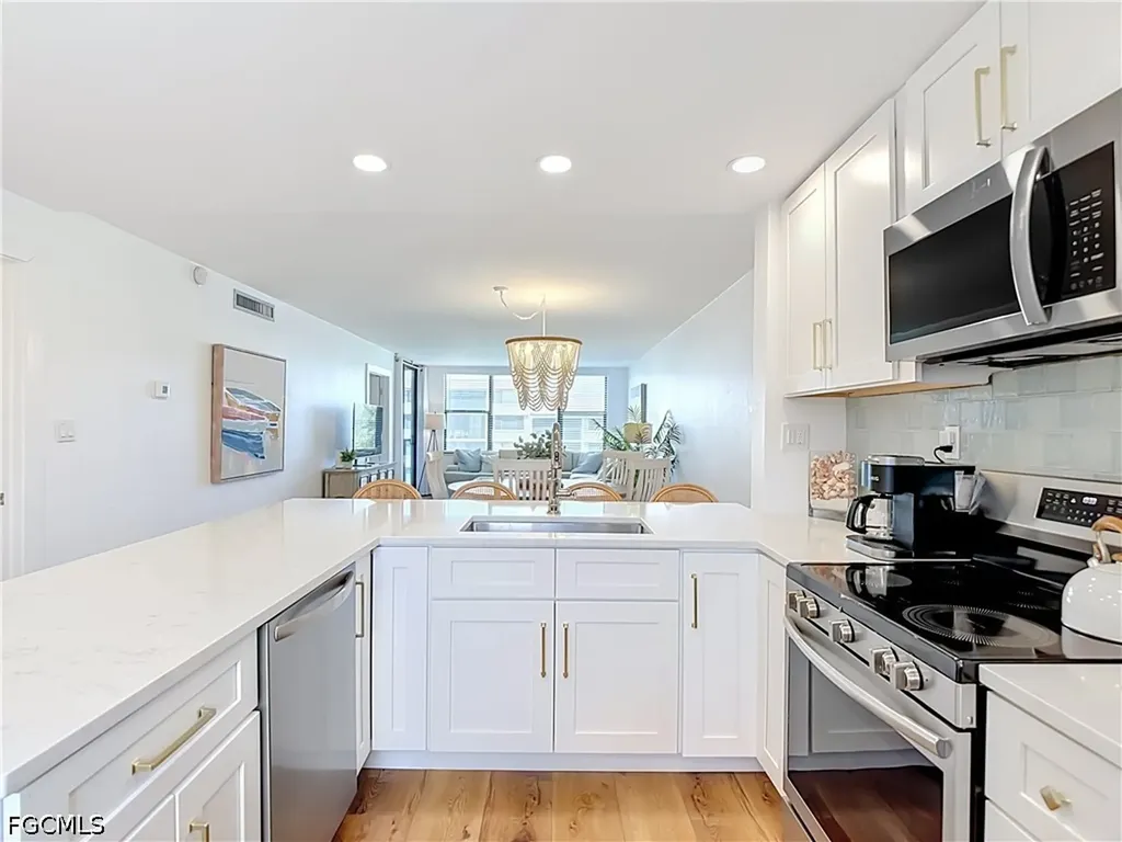 979 E Gulf Drive Sanibel FL 33957