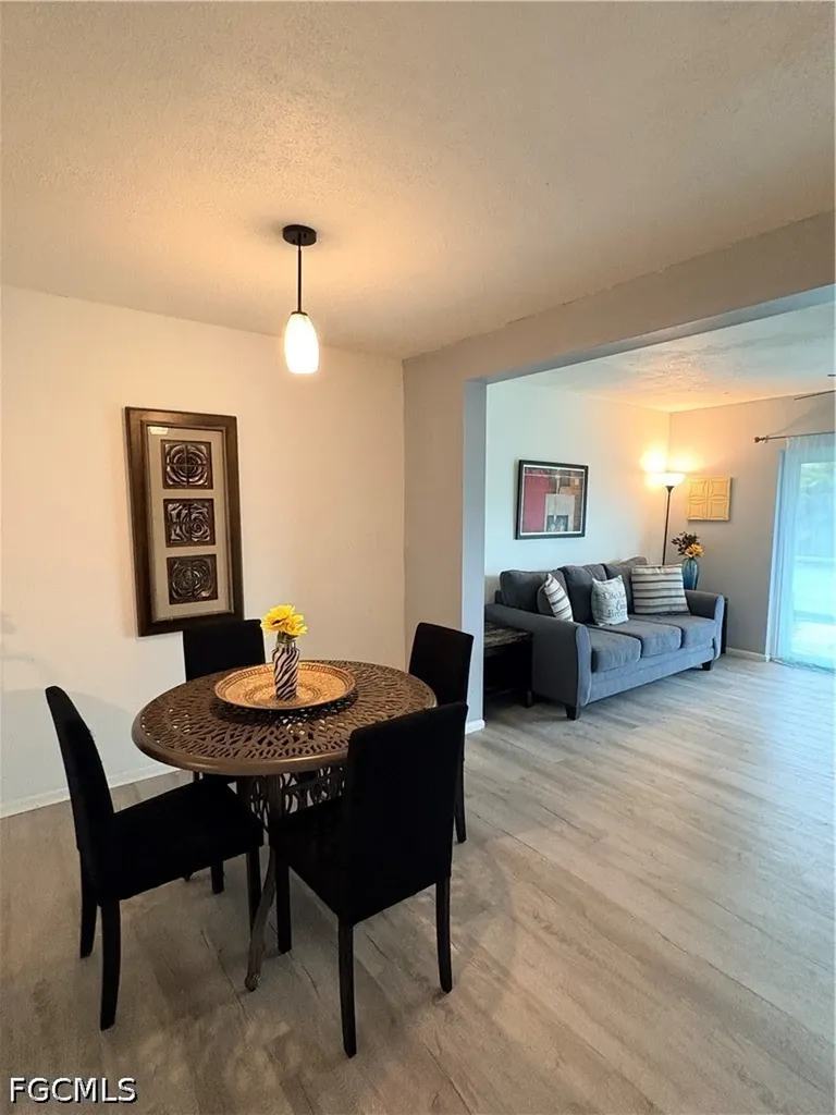 4520 SW 8th Place Cape Coral FL 33914