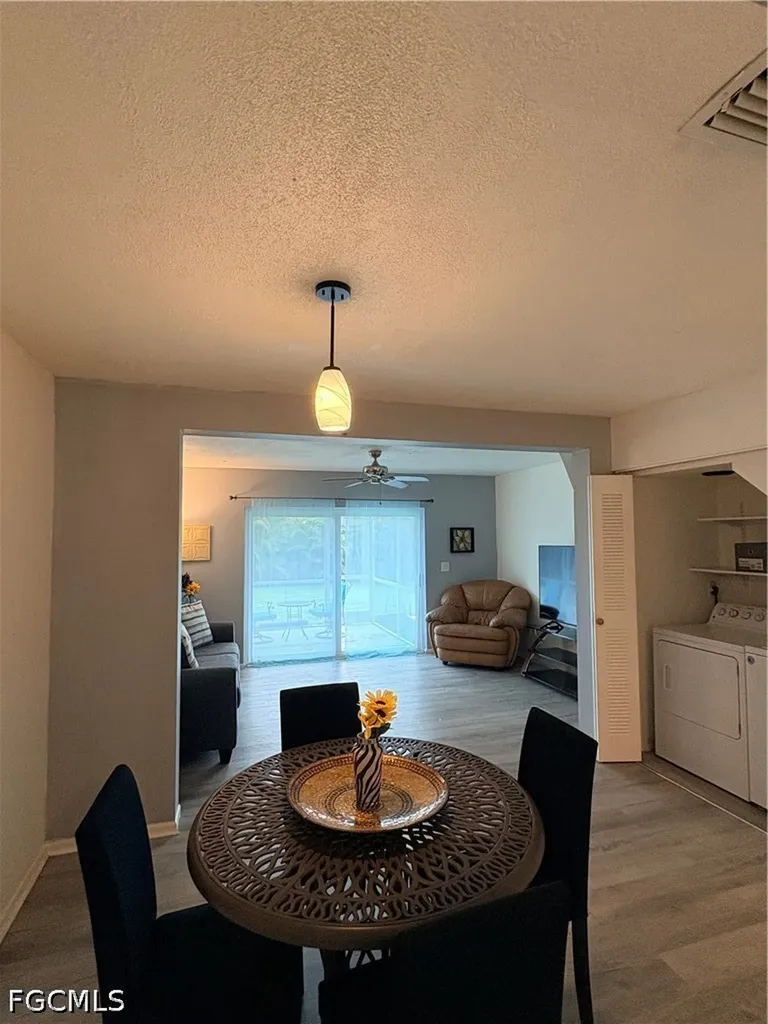 4520 SW 8th Place Cape Coral FL 33914