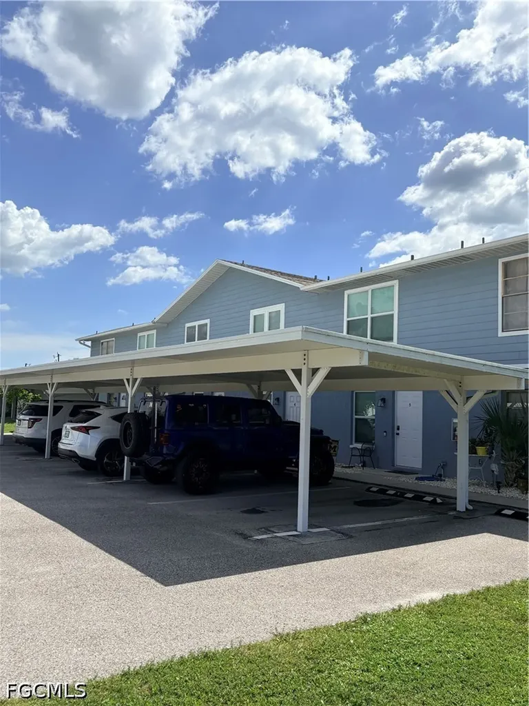 4520 SW 8th Place Cape Coral FL 33914