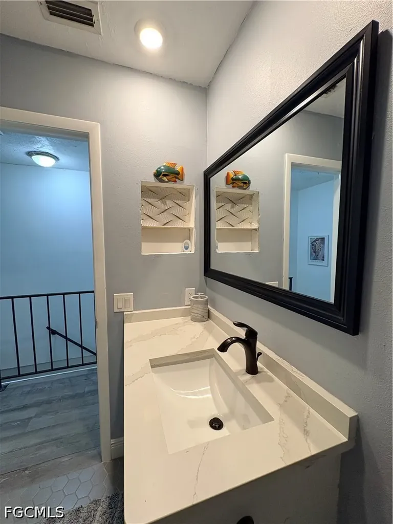 4520 SW 8th Place Cape Coral FL 33914