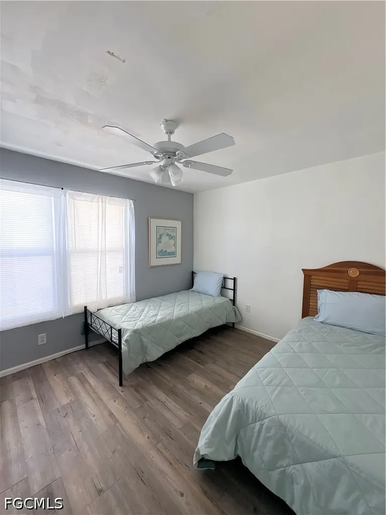 4520 SW 8th Place Cape Coral FL 33914