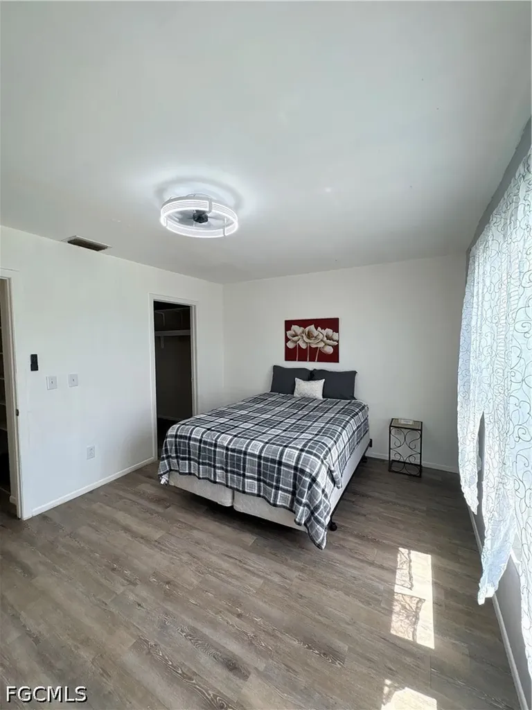 4520 SW 8th Place Cape Coral FL 33914