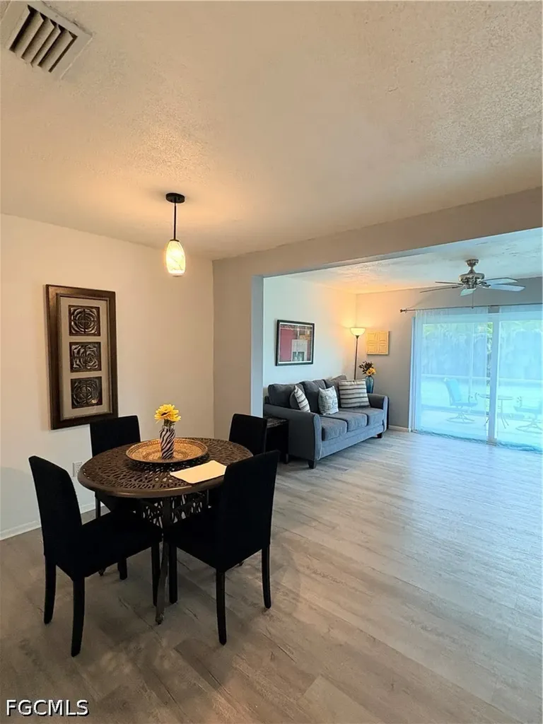 4520 SW 8th Place Cape Coral FL 33914