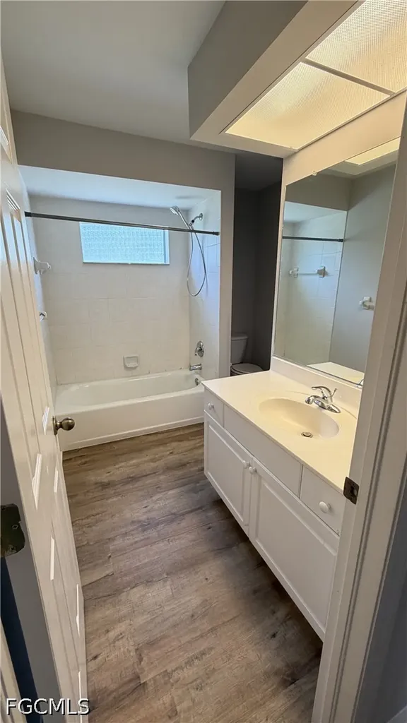 1229 SE 21st Place Cape Coral FL 33990