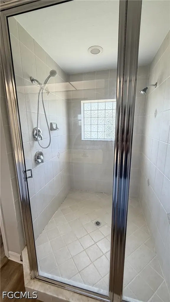 1229 SE 21st Place Cape Coral FL 33990