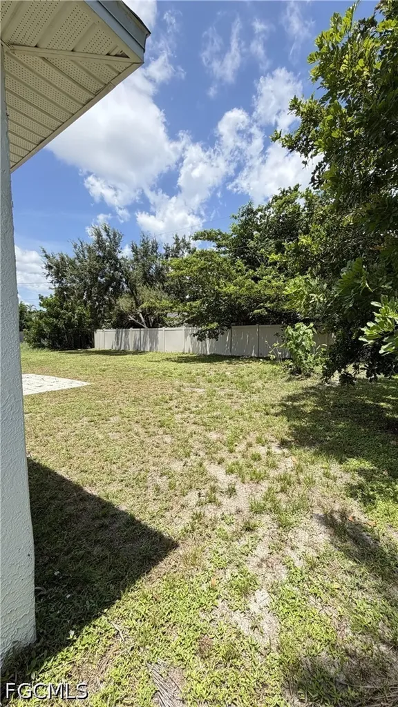 1229 SE 21st Place Cape Coral FL 33990