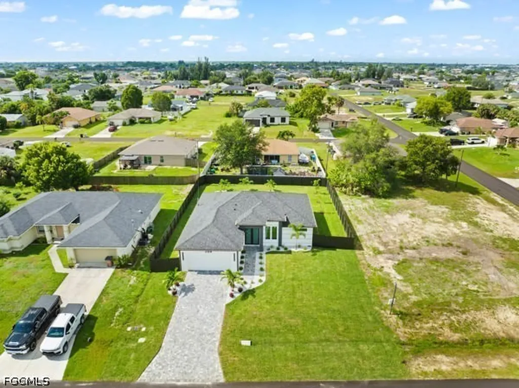 306 NE 11th Street Cape Coral FL 33909