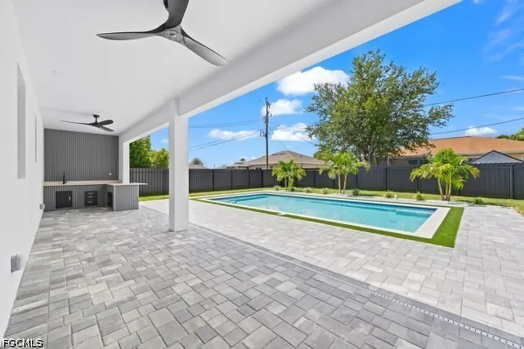306 NE 11th Street Cape Coral FL 33909