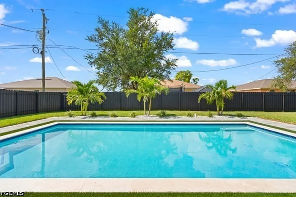 306 NE 11th Street Cape Coral FL 33909