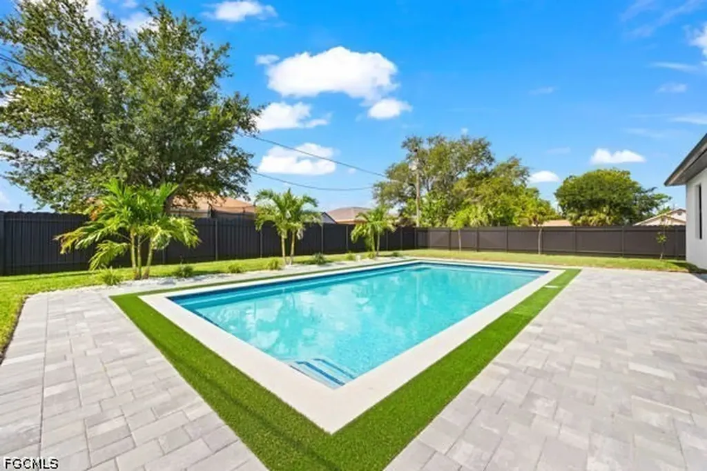306 NE 11th Street Cape Coral FL 33909