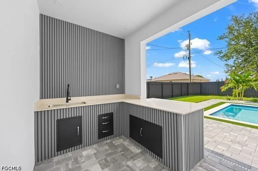 306 NE 11th Street Cape Coral FL 33909