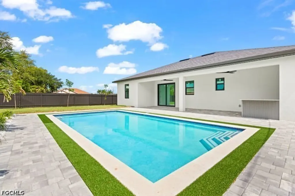 306 NE 11th Street Cape Coral FL 33909