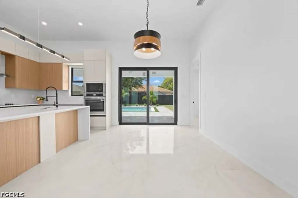 306 NE 11th Street Cape Coral FL 33909
