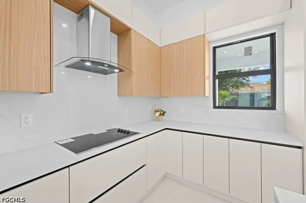 306 NE 11th Street Cape Coral FL 33909