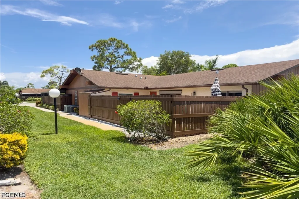 5638 Foxlake Drive North Fort Myers FL 33917