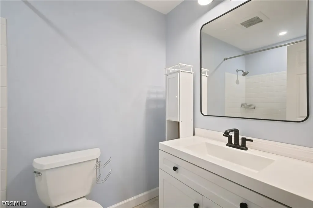 5638 Foxlake Drive North Fort Myers FL 33917