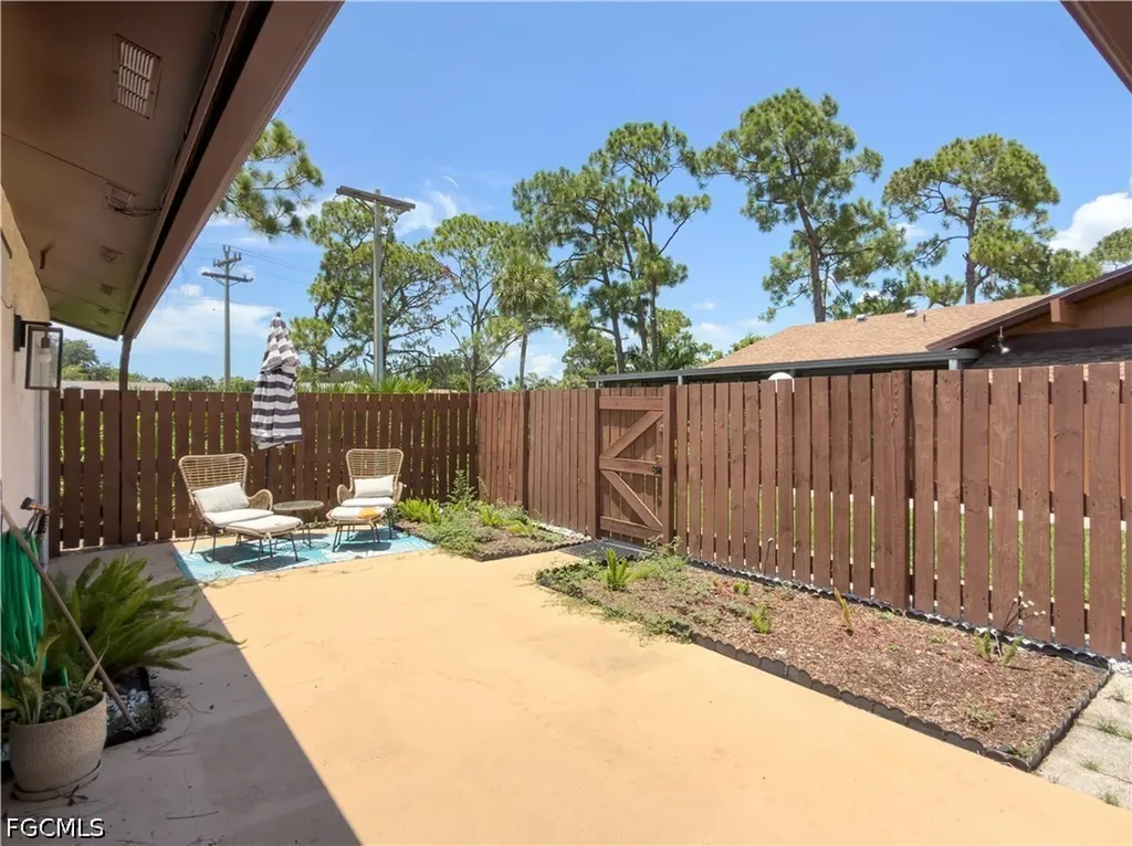 5638 Foxlake Drive North Fort Myers FL 33917