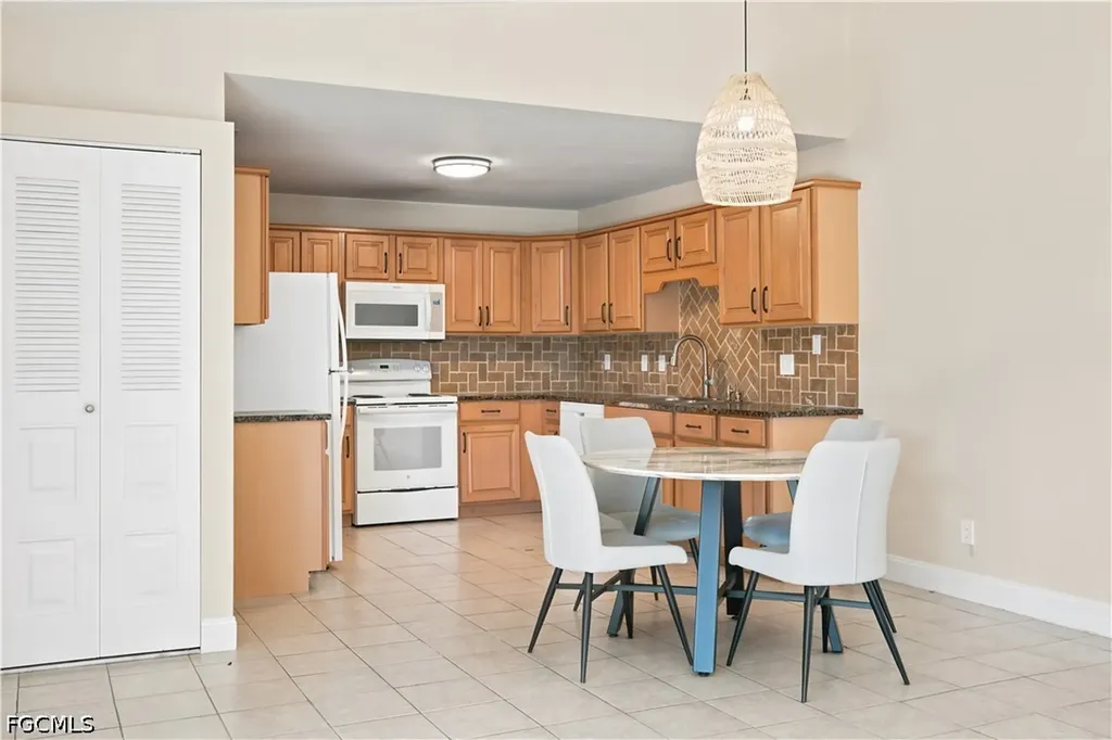 5638 Foxlake Drive North Fort Myers FL 33917