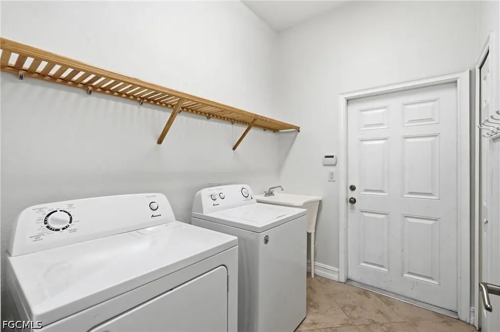 8323 Caloosa Road Fort Myers FL 33967