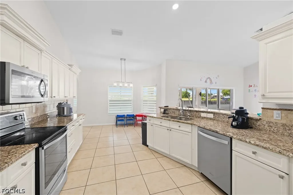 1834 NW 7th Place Cape Coral FL 33993