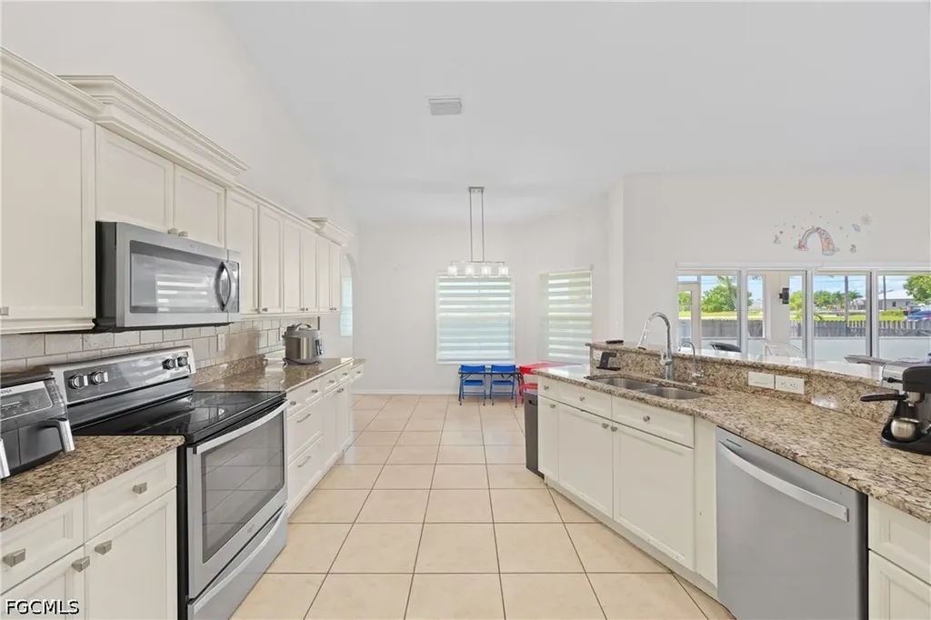 1834 NW 7th Place Cape Coral FL 33993