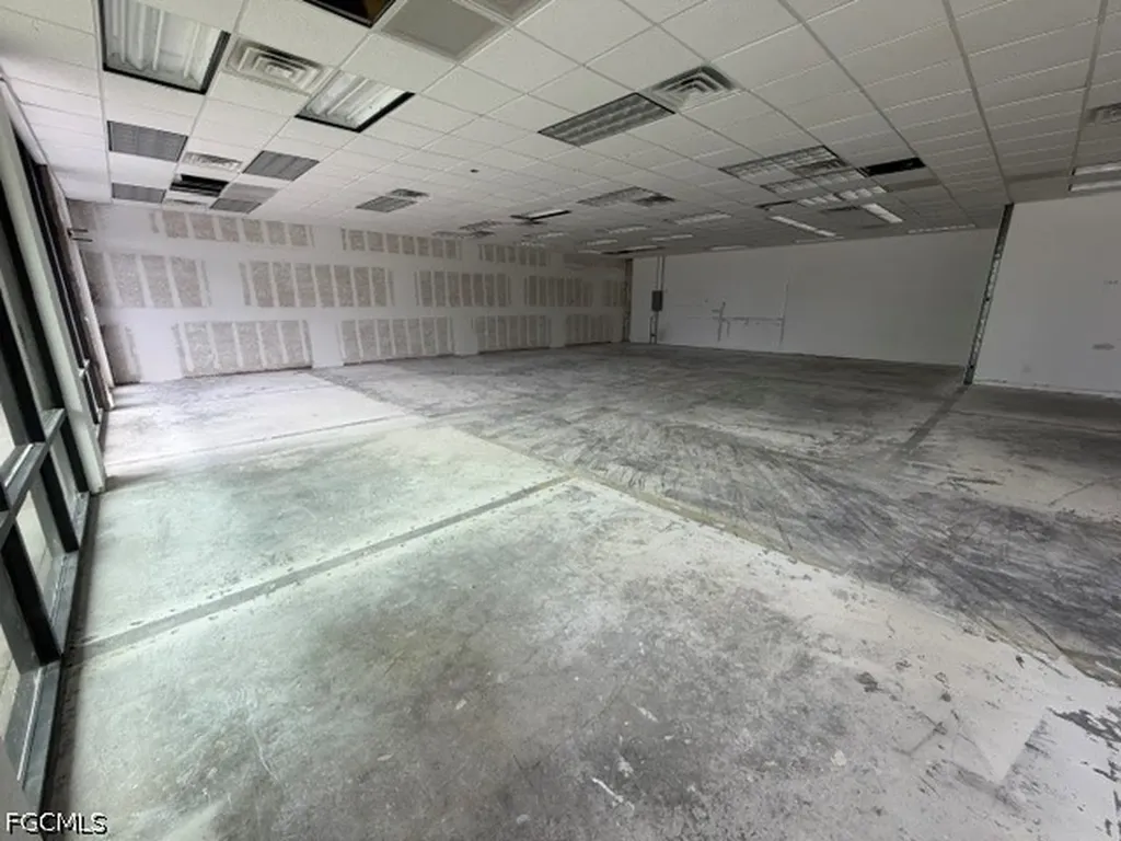 447 Cape Coral Parkway E Cape Coral FL 33904