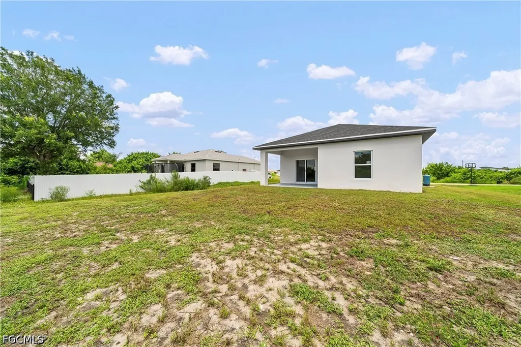 512 Caywood Avenue S Lehigh Acres FL 33974