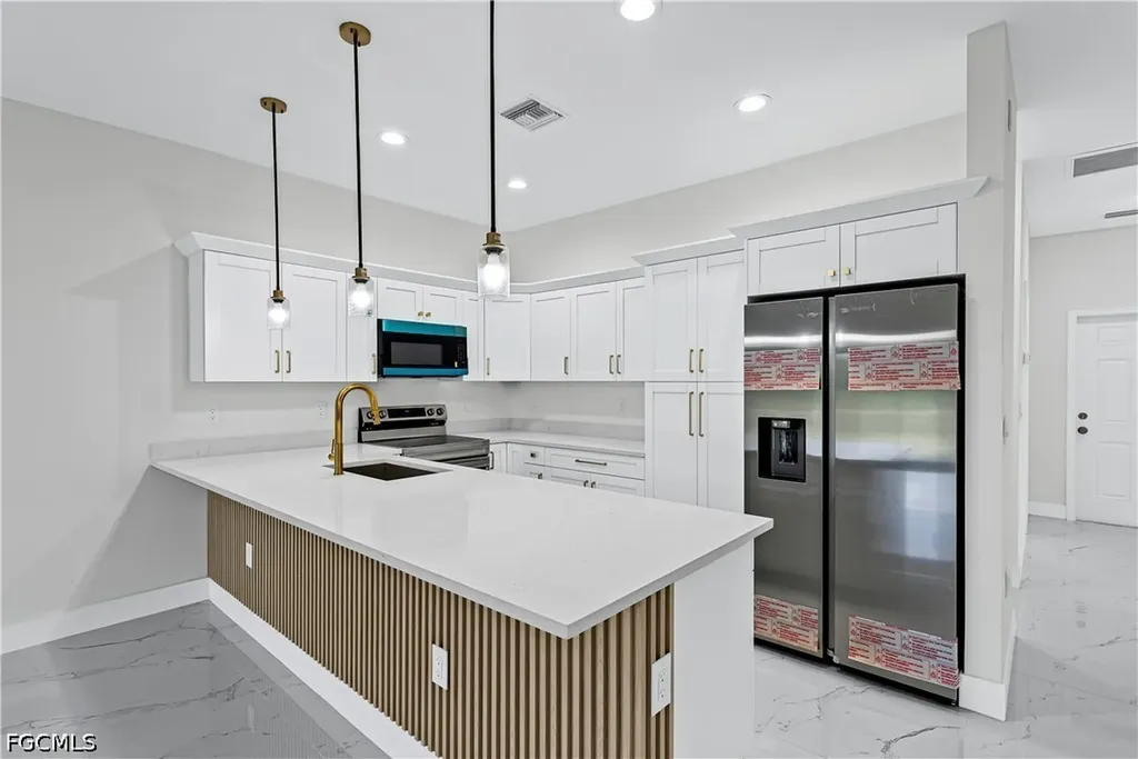 512 Caywood Avenue S Lehigh Acres FL 33974