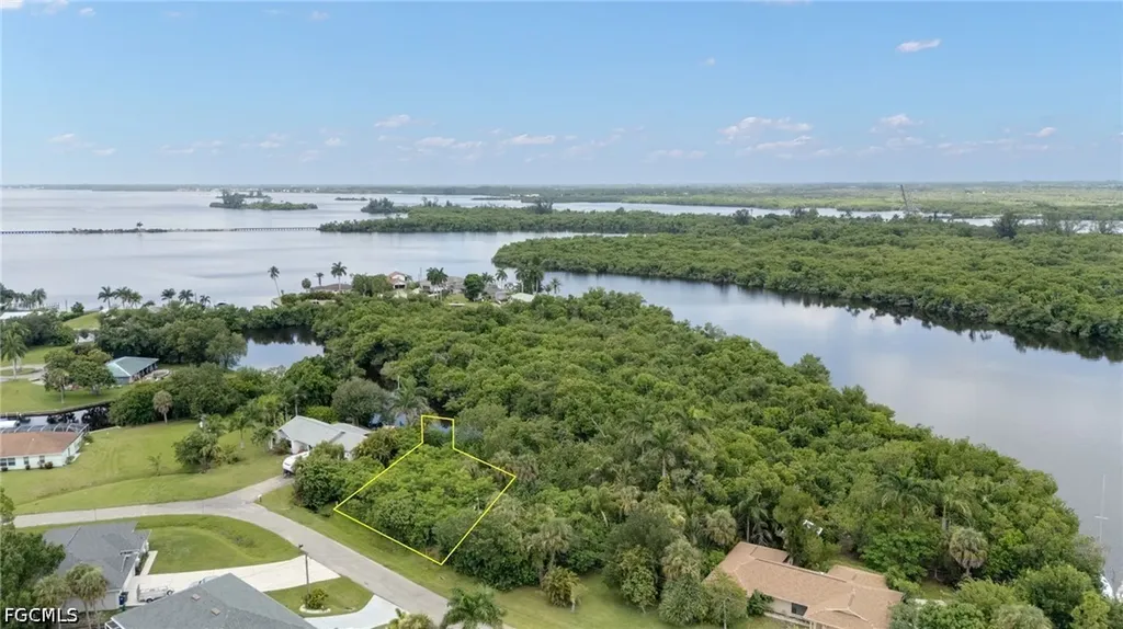 315 Shore Drive Fort Myers FL 33905