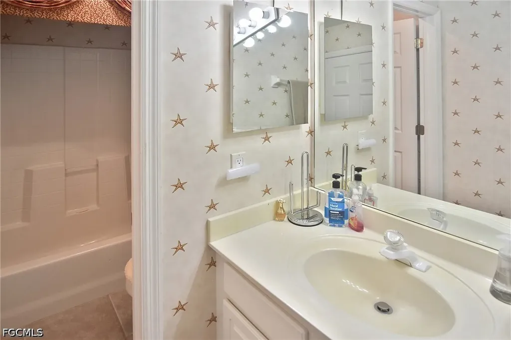 9161 Pittsburgh Boulevard Fort Myers FL 33967