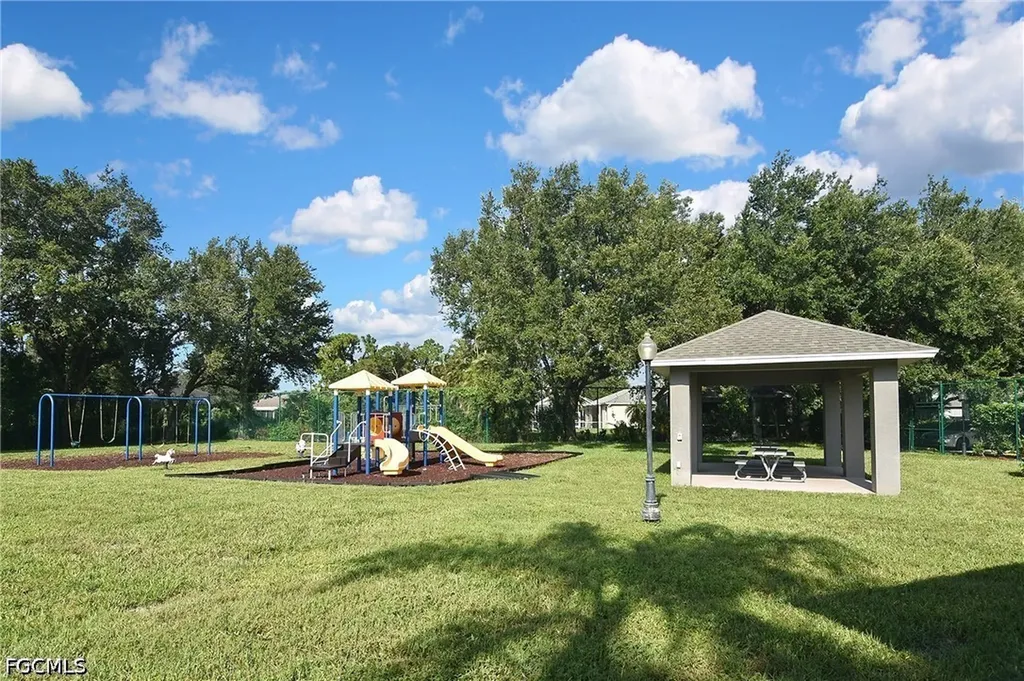 9161 Pittsburgh Boulevard Fort Myers FL 33967