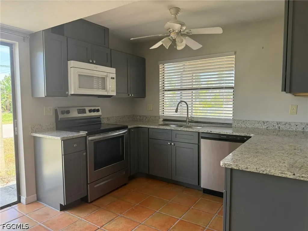 4003 SE 2nd Avenue Cape Coral FL 33904