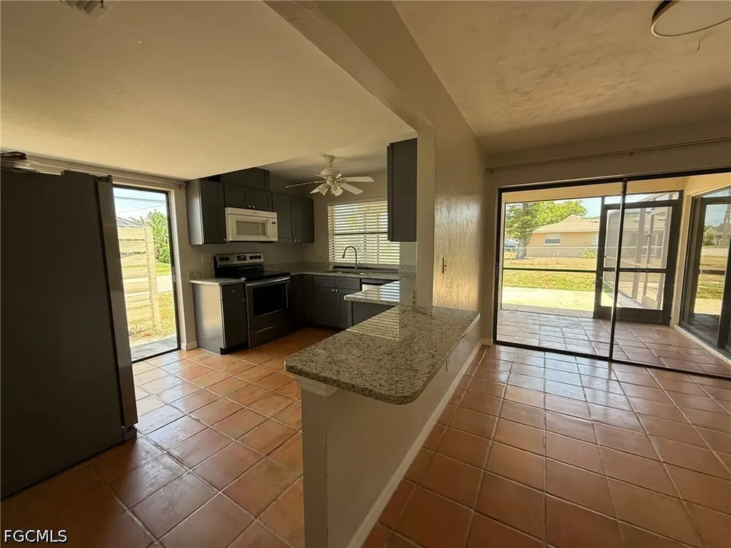 4003 SE 2nd Avenue Cape Coral FL 33904