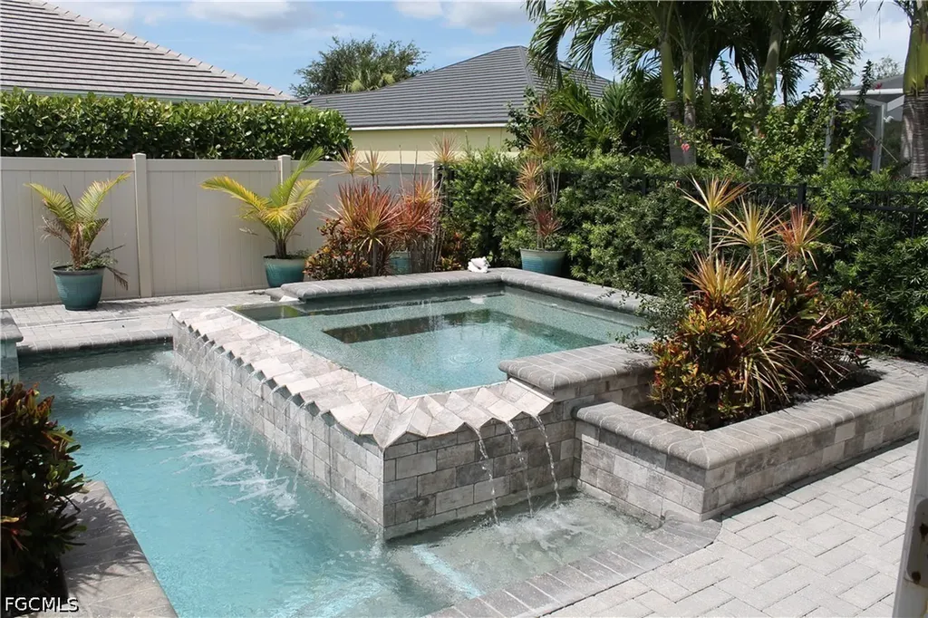 2736 Lambay Court Cape Coral FL 33991
