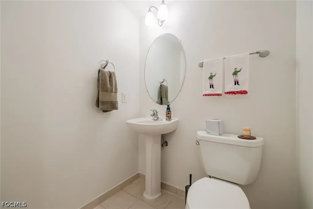 2825 Palm Beach Boulevard Fort Myers FL 33916