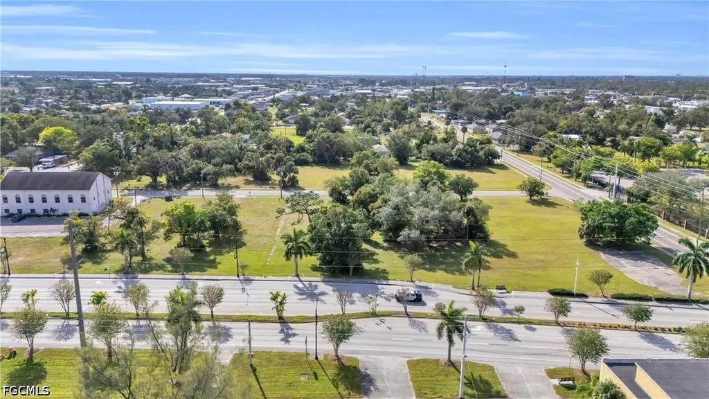 2726 Dr Martin Luther King Jr Boulevard Fort Myers FL 33916