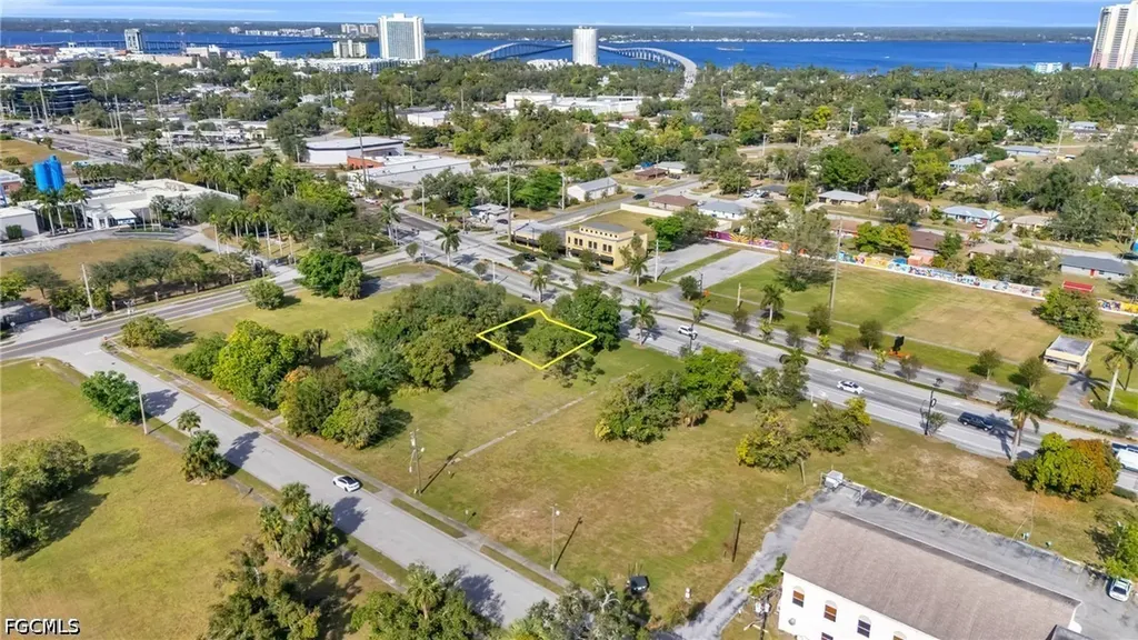 2726 Dr Martin Luther King Jr Boulevard Fort Myers FL 33916