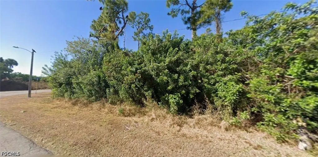 211 Vermont Way Lehigh Acres FL 33936
