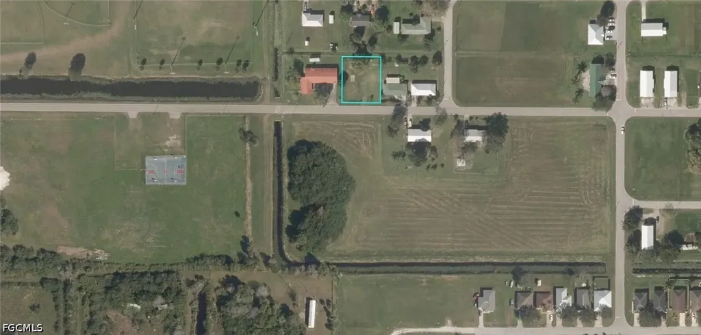 757 Avenue R SW Moore Haven FL 33471