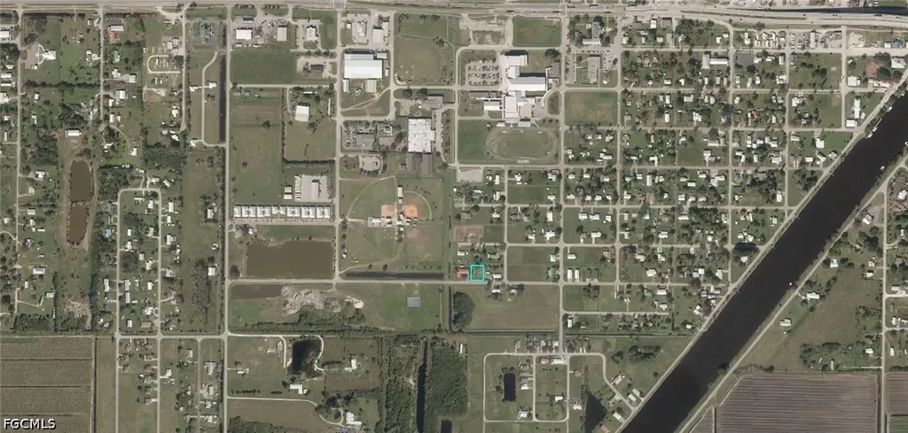 757 Avenue R SW Moore Haven FL 33471