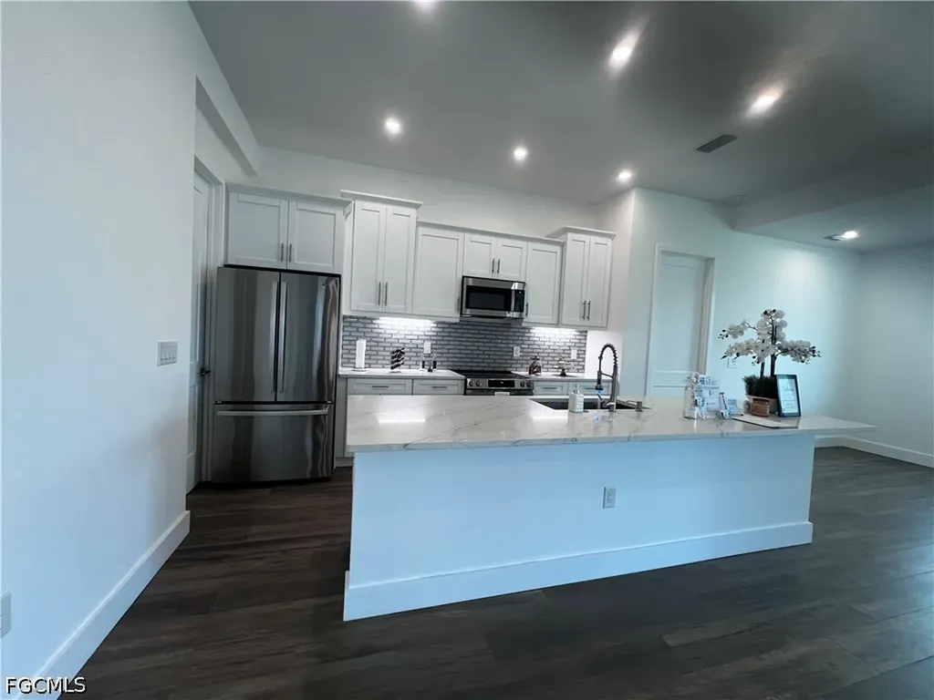 2803 44th Street SW Lehigh Acres FL 33976