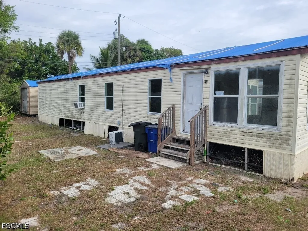12040 Live Oak Drive Fort Myers FL 33908