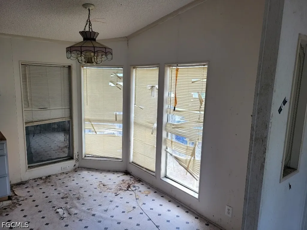 12040 Live Oak Drive Fort Myers FL 33908