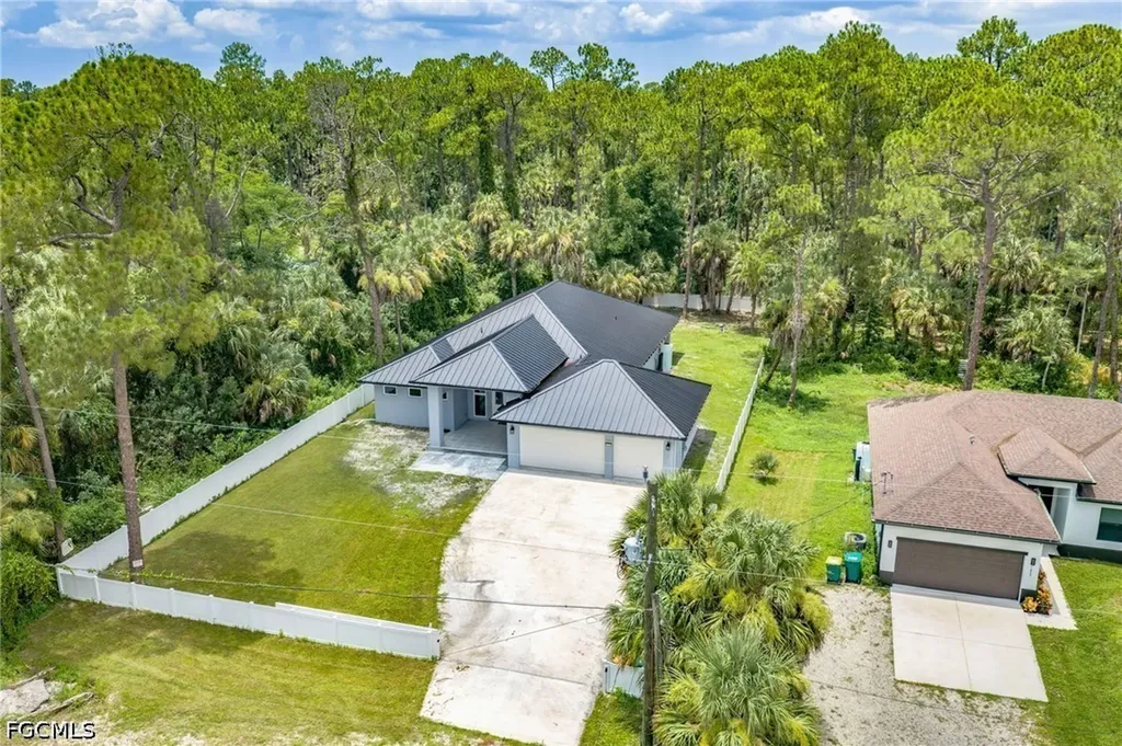 Naples FL, 1853 Della Drive