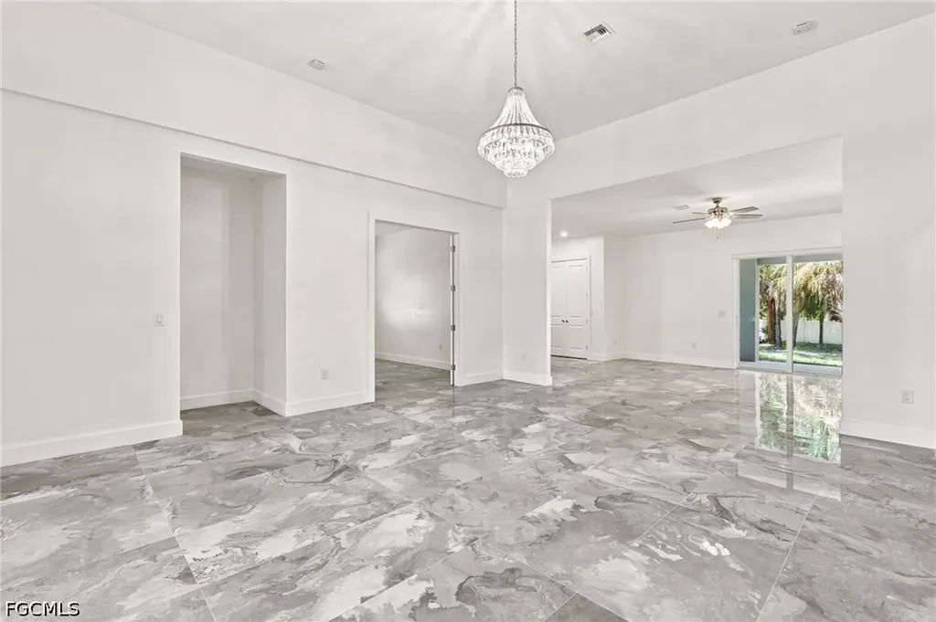 1853 Della Drive Naples FL 34117