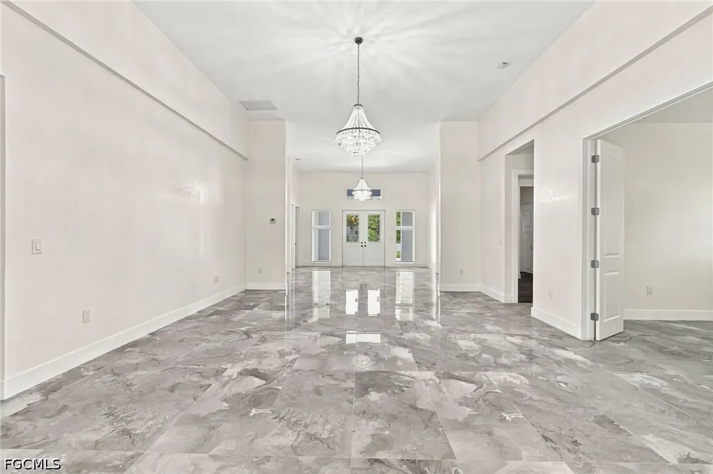 1853 Della Drive Naples FL 34117