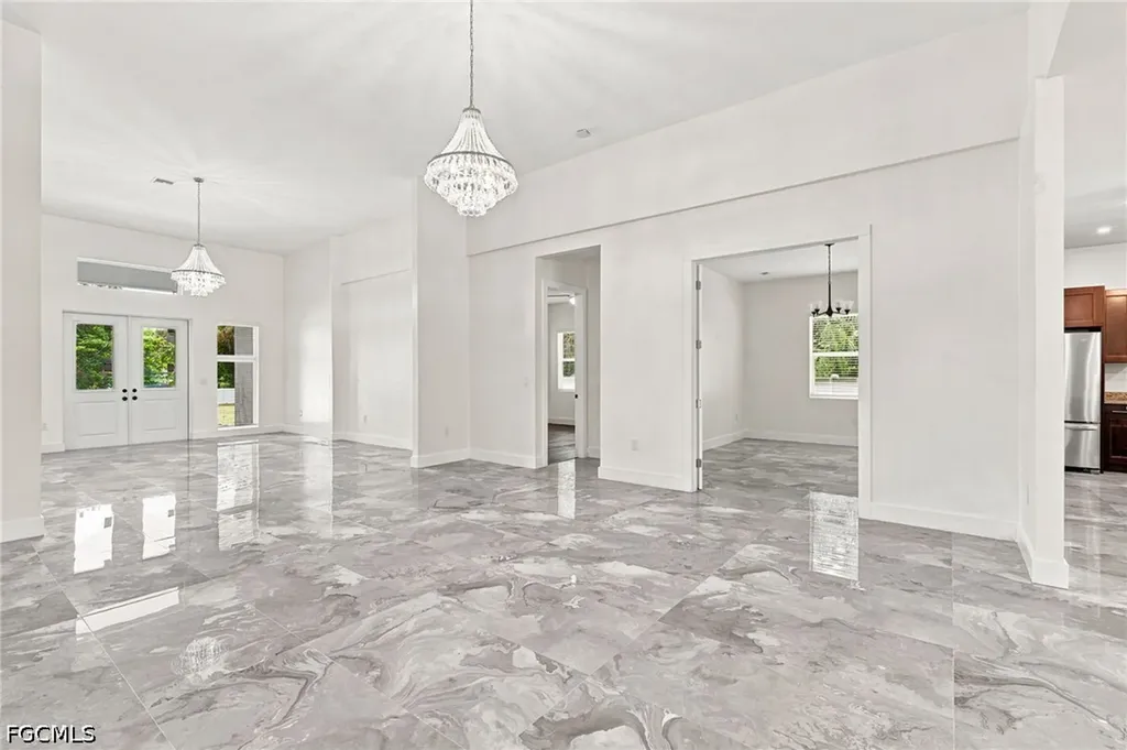 1853 Della Drive Naples FL 34117