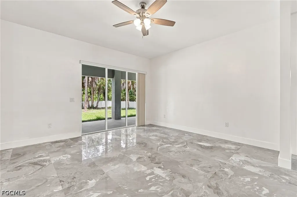 1853 Della Drive Naples FL 34117